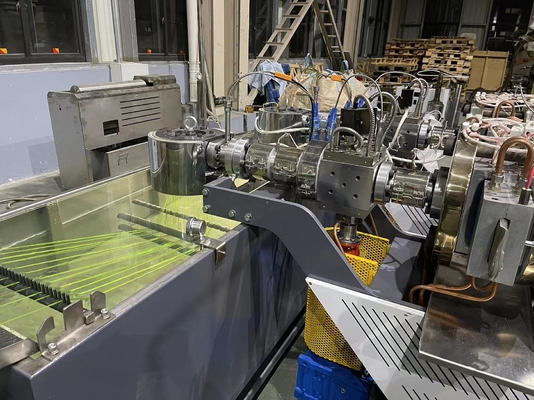De Extrudermonofilament van het polypropyleen Krullende Kunstmatige Gras Uitdrijvingsmachine 10Mm